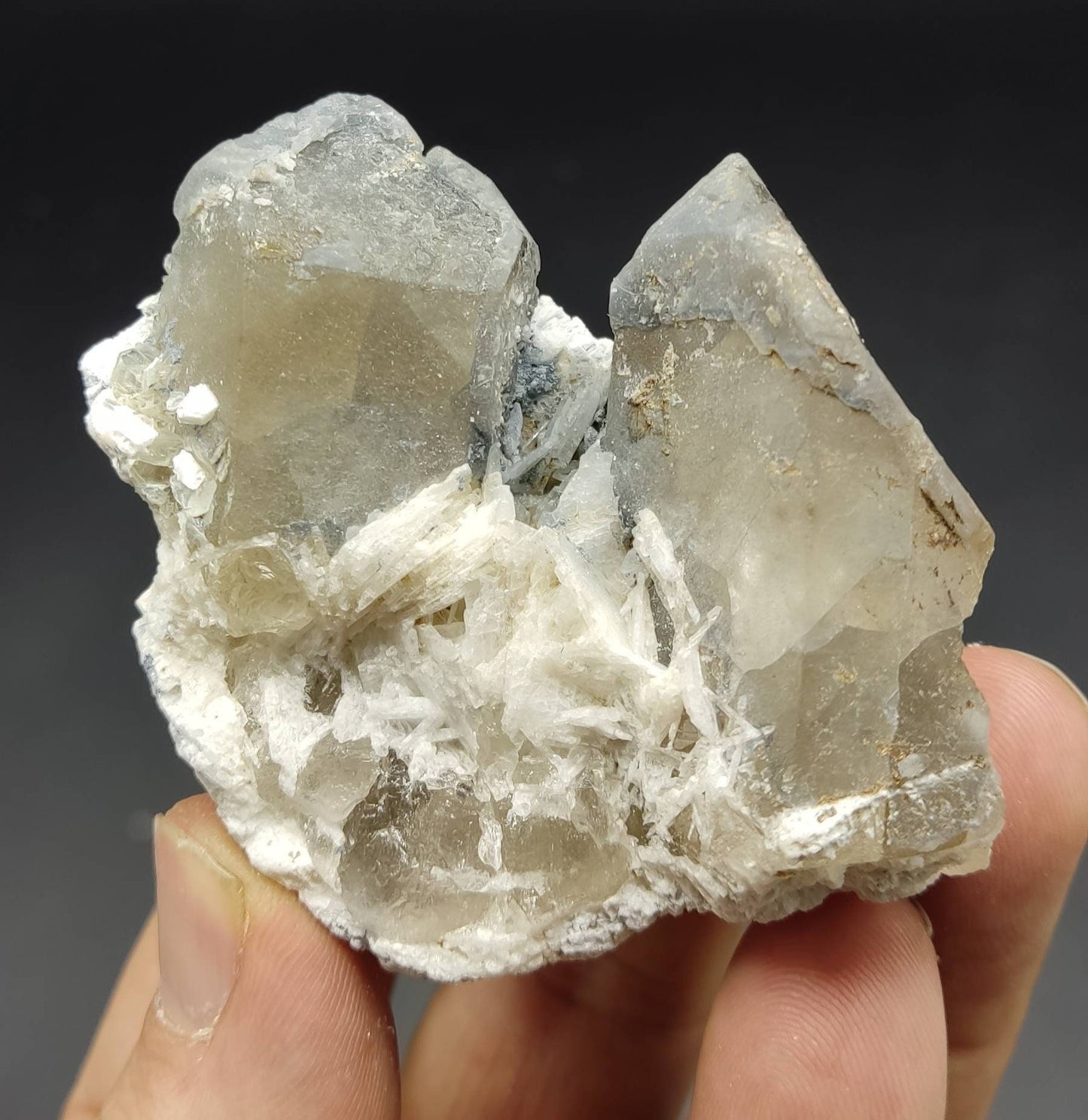 Twin smoky quartz crystals 140 grams