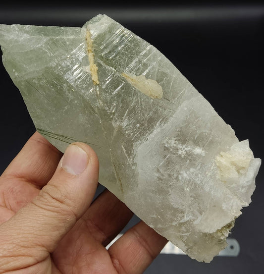 Quartz crystal with byss-olite inclusions 912 grams