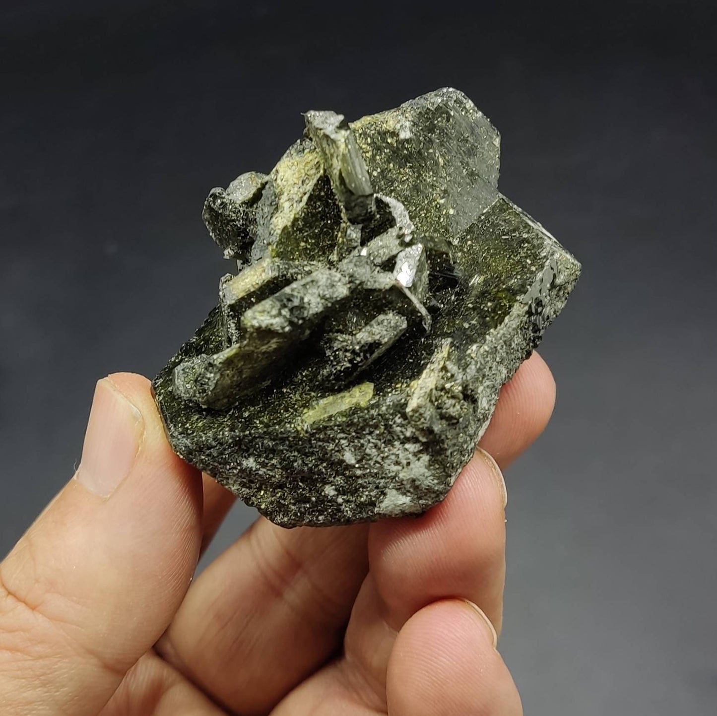 Epidote crystal 110 grams