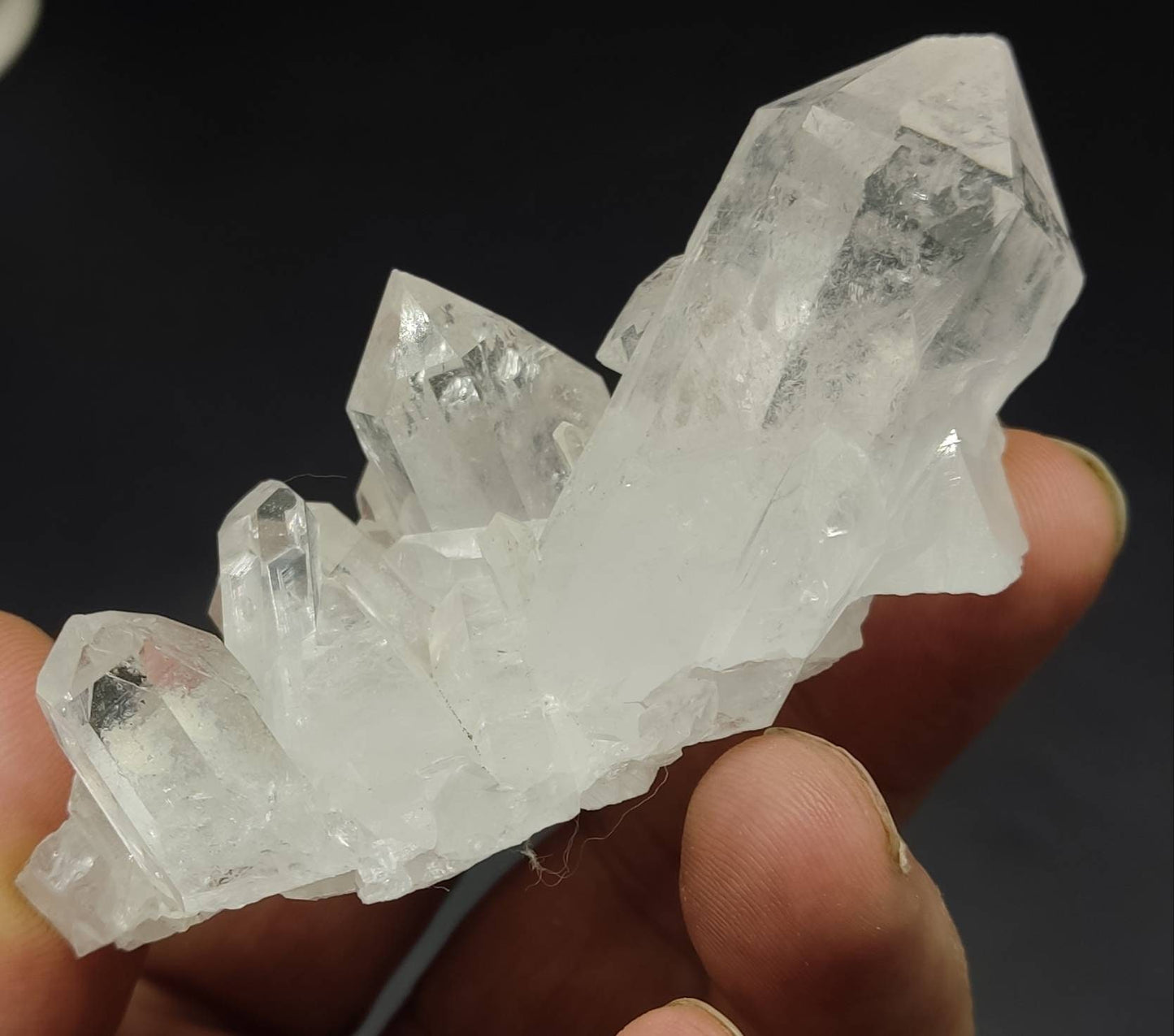 An aesthetic self standing Quartz crystal quartz cluster clear quartz natural quartz terminated quartz 118 grams