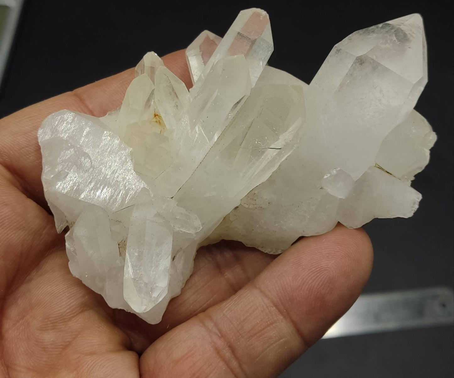 An aesthetic self standing Quartz crystal quartz cluster clear quartz natural quartz terminated quartz 103 grams