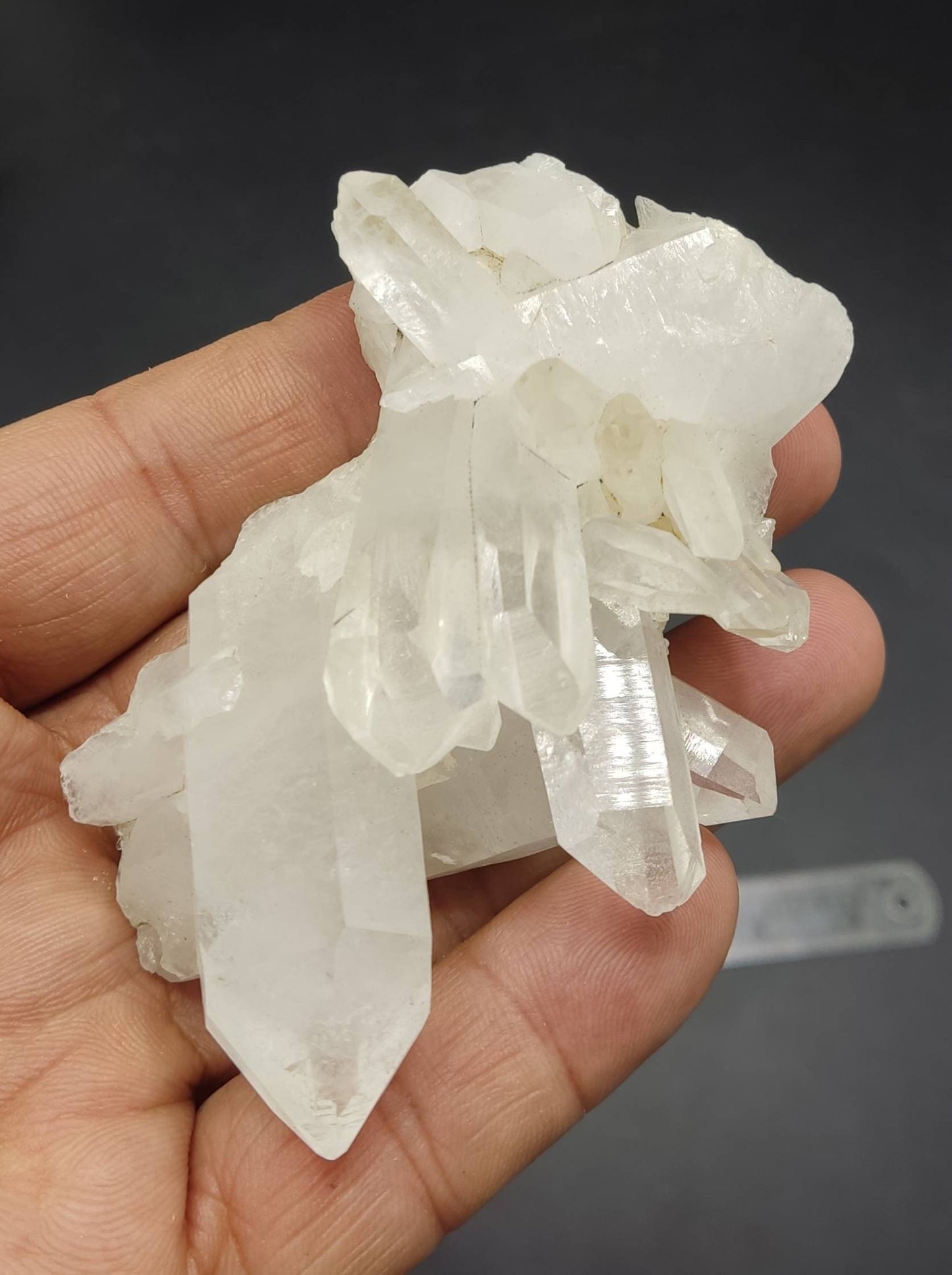 An aesthetic self standing Quartz crystal quartz cluster clear quartz natural quartz terminated quartz 103 grams