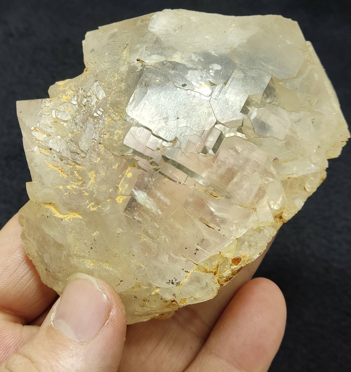 Gwindel Quartz floater Crystal 330 grams