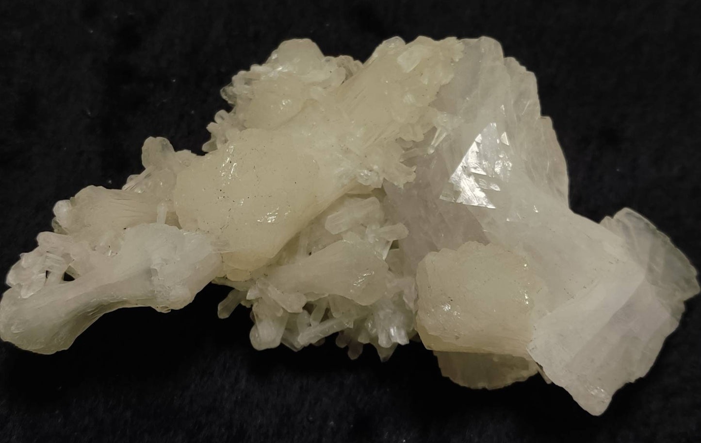 Heulandites cluster white heulandites natural heulandites 64 grams