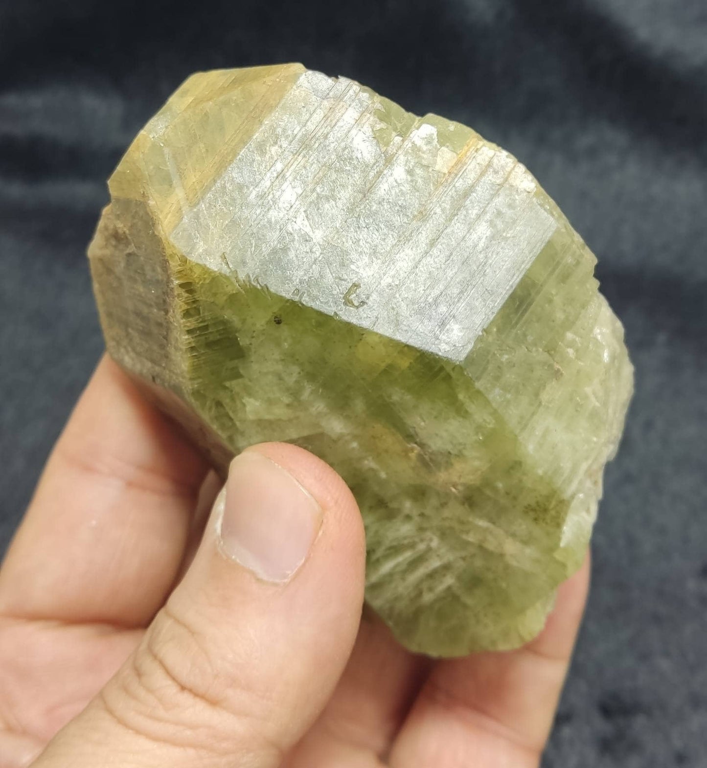 Green diopside crystal 323 grams