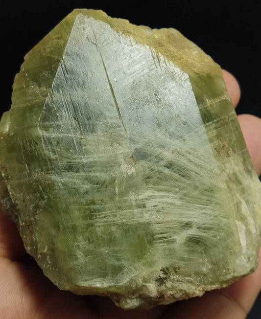 Green diopside crystal 323 grams