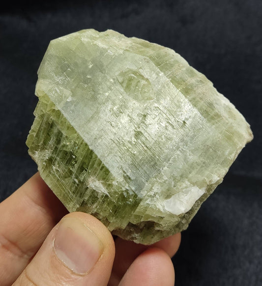 Green diopside crystal 272 grams