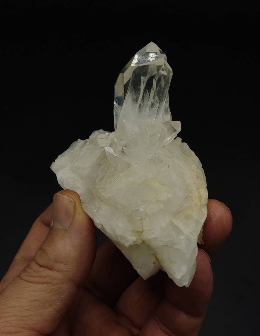 An aesthetic self standing Quartz crystal quartz cluster clear quartz natural quartz terminated quartz 237 grams