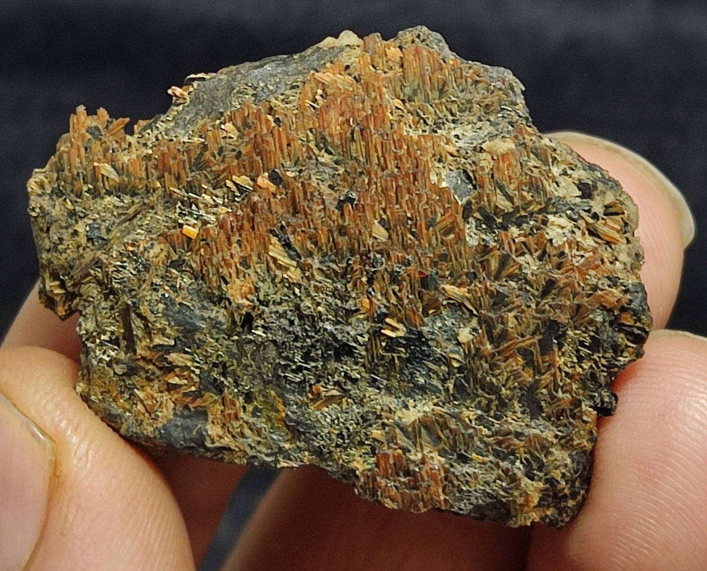 Rutile variety saginite on hematite 30 grams