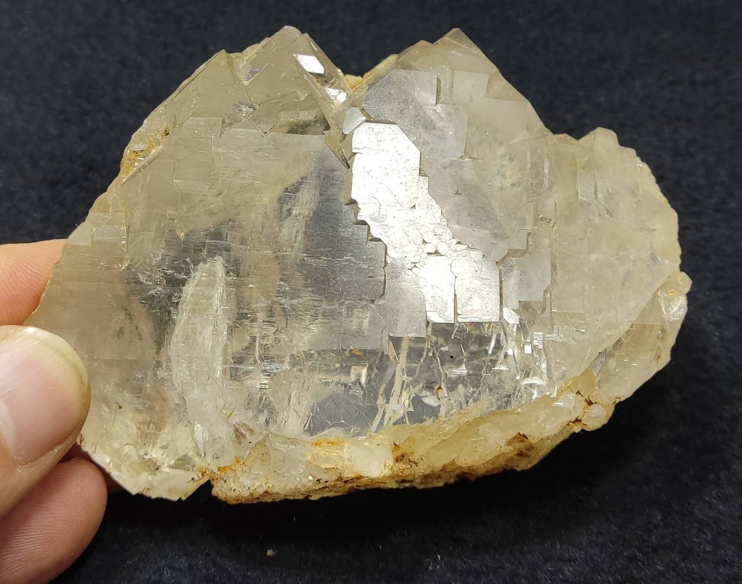 Gwindel Quartz floater Crystal 330 grams