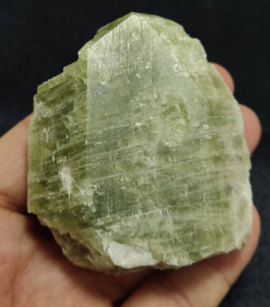 Green diopside crystal 272 grams