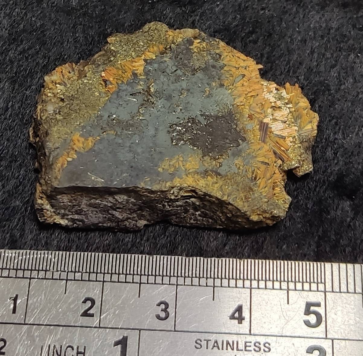 Rutile variety saginite on hematite 30 grams