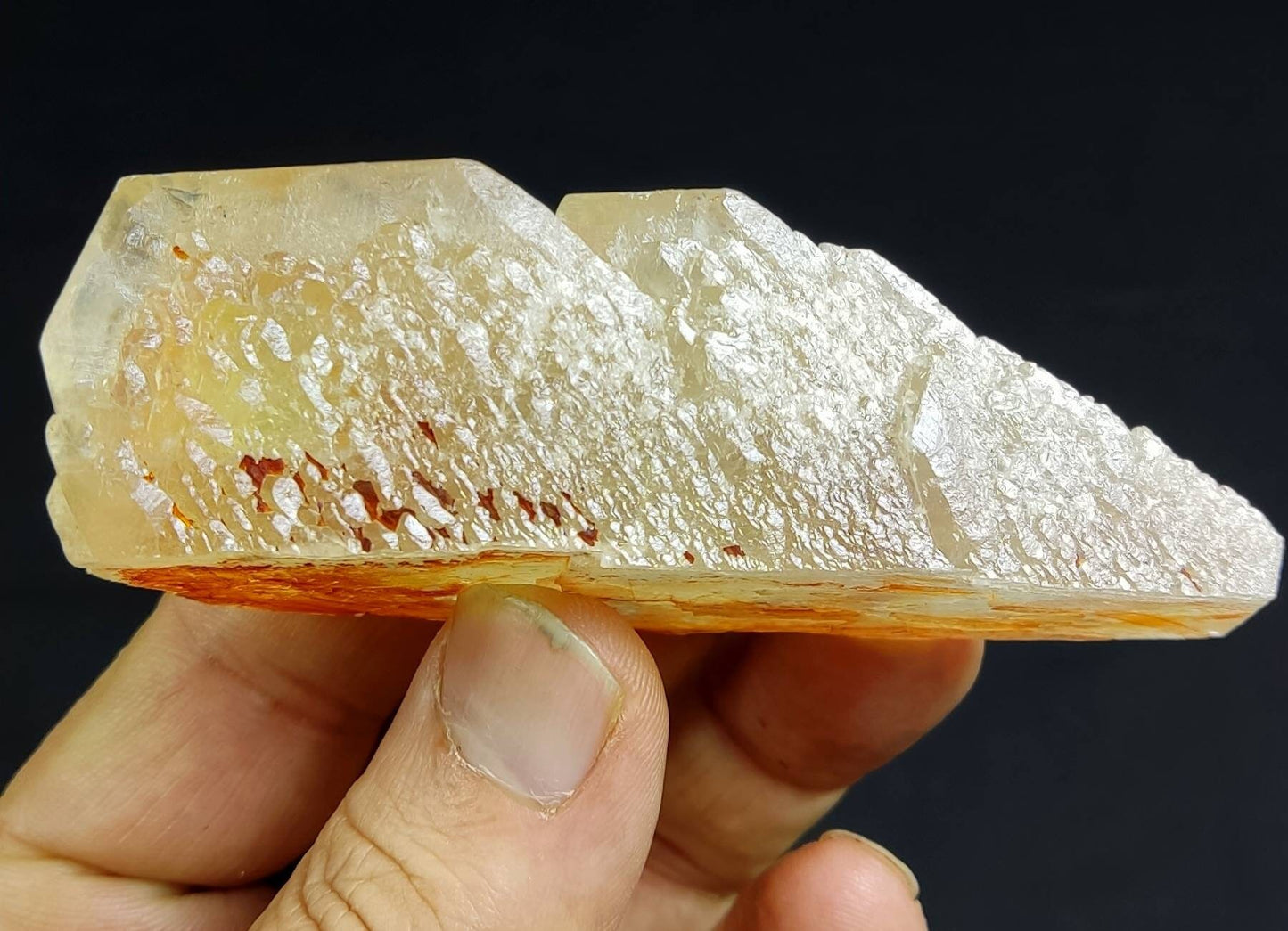 Dogteeth calcite crystal Natural  126 grams