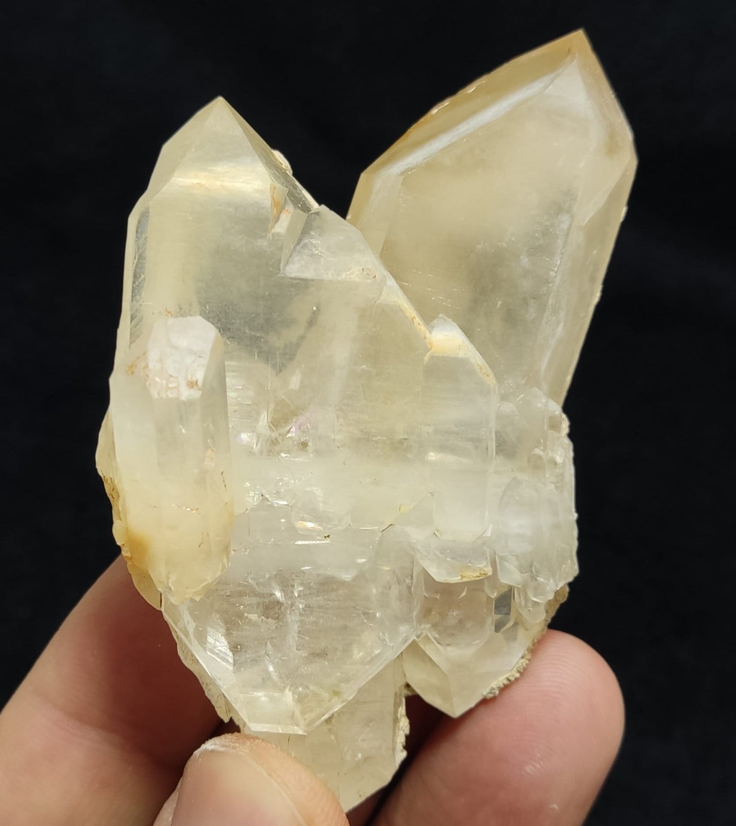 Amphibole included twin Terminated Quartz crystal 98 grams