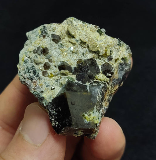 Garnet variety andradite specimen 68 grams