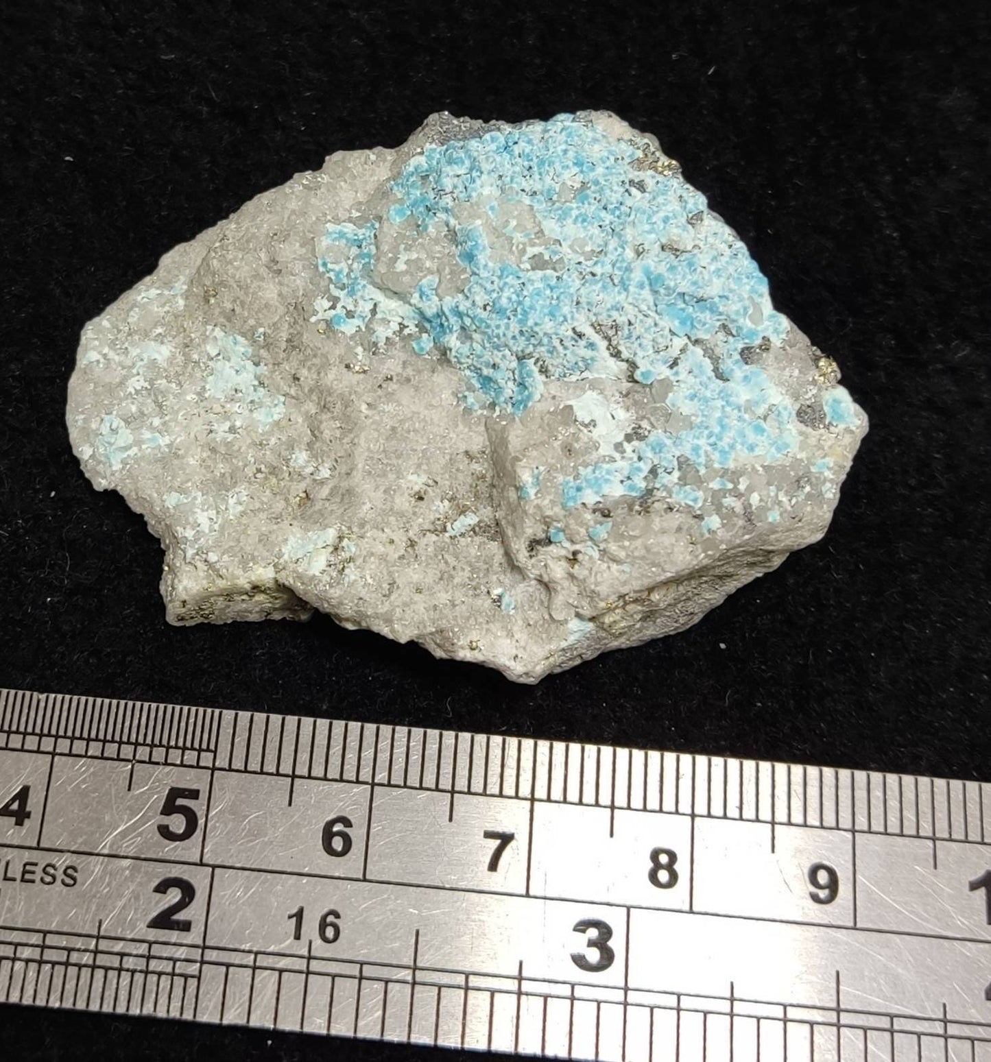Natural rough turquoise with Pyrite 32 grams