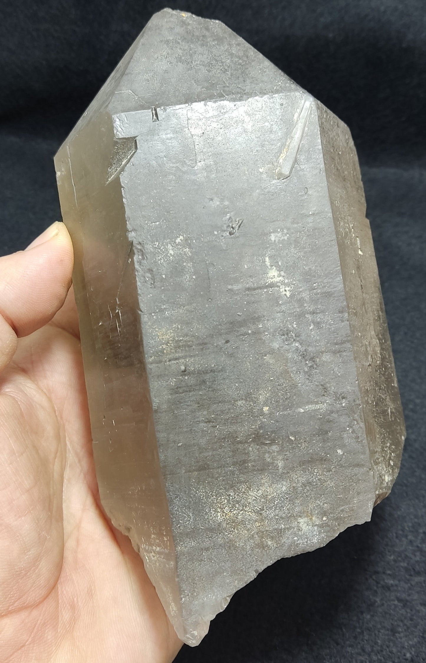 Large smoky Quartz Crystal 1290 grams