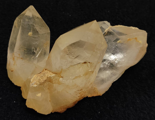 Aesthetic quartz crystals cluster 118 grams