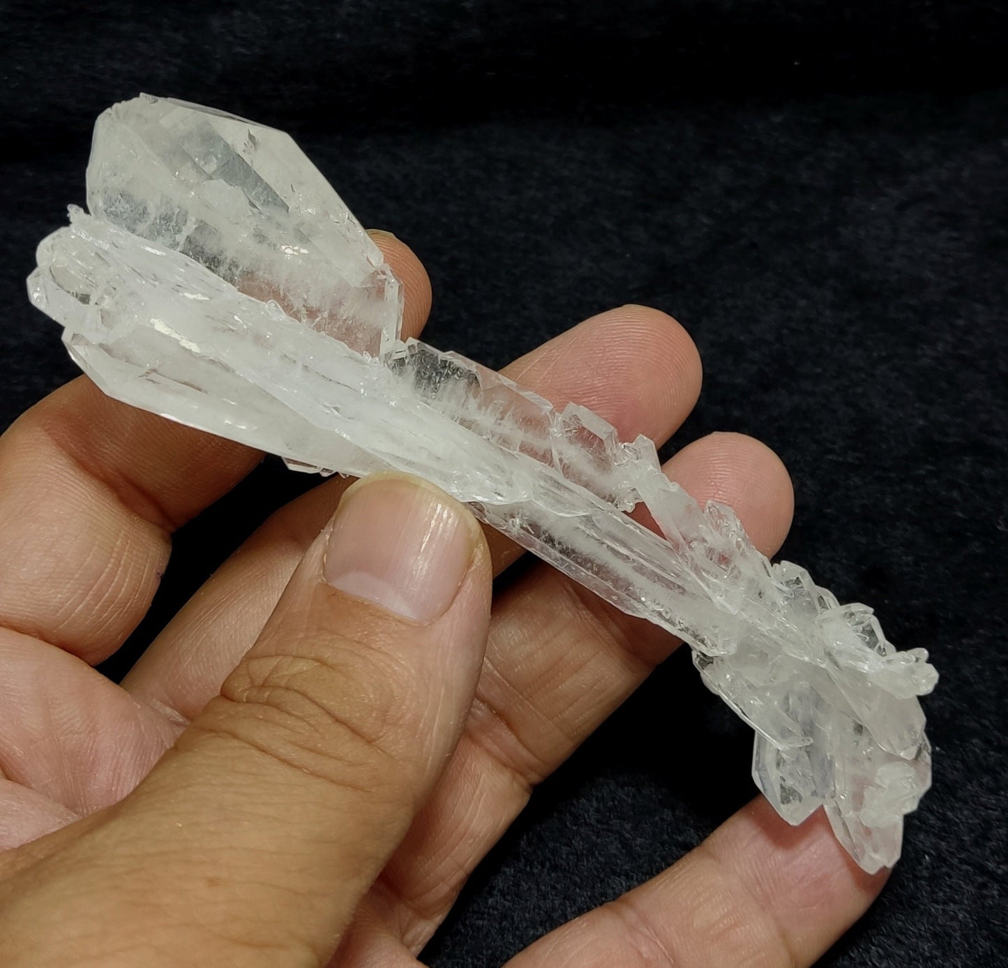 Faden quartz crystals specimen 38 grams