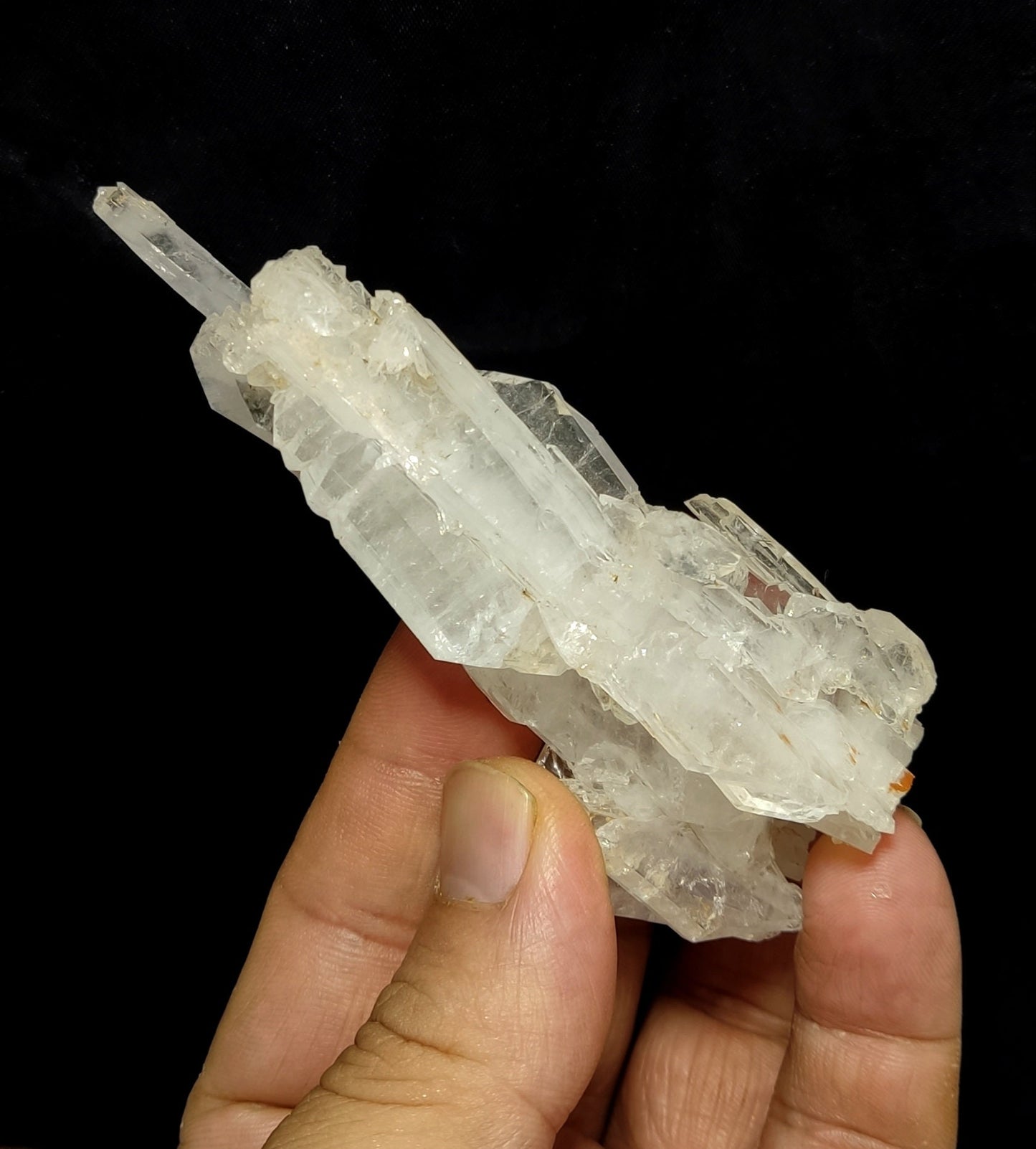 Faden Quartz crystal specimen 69 grams