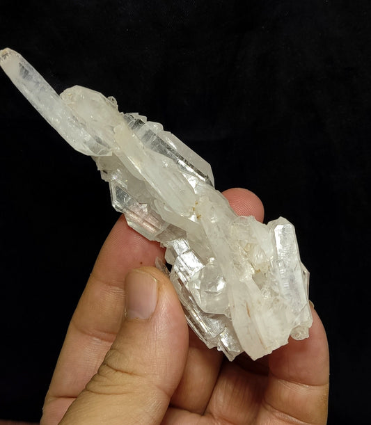 Faden Quartz crystal specimen 69 grams