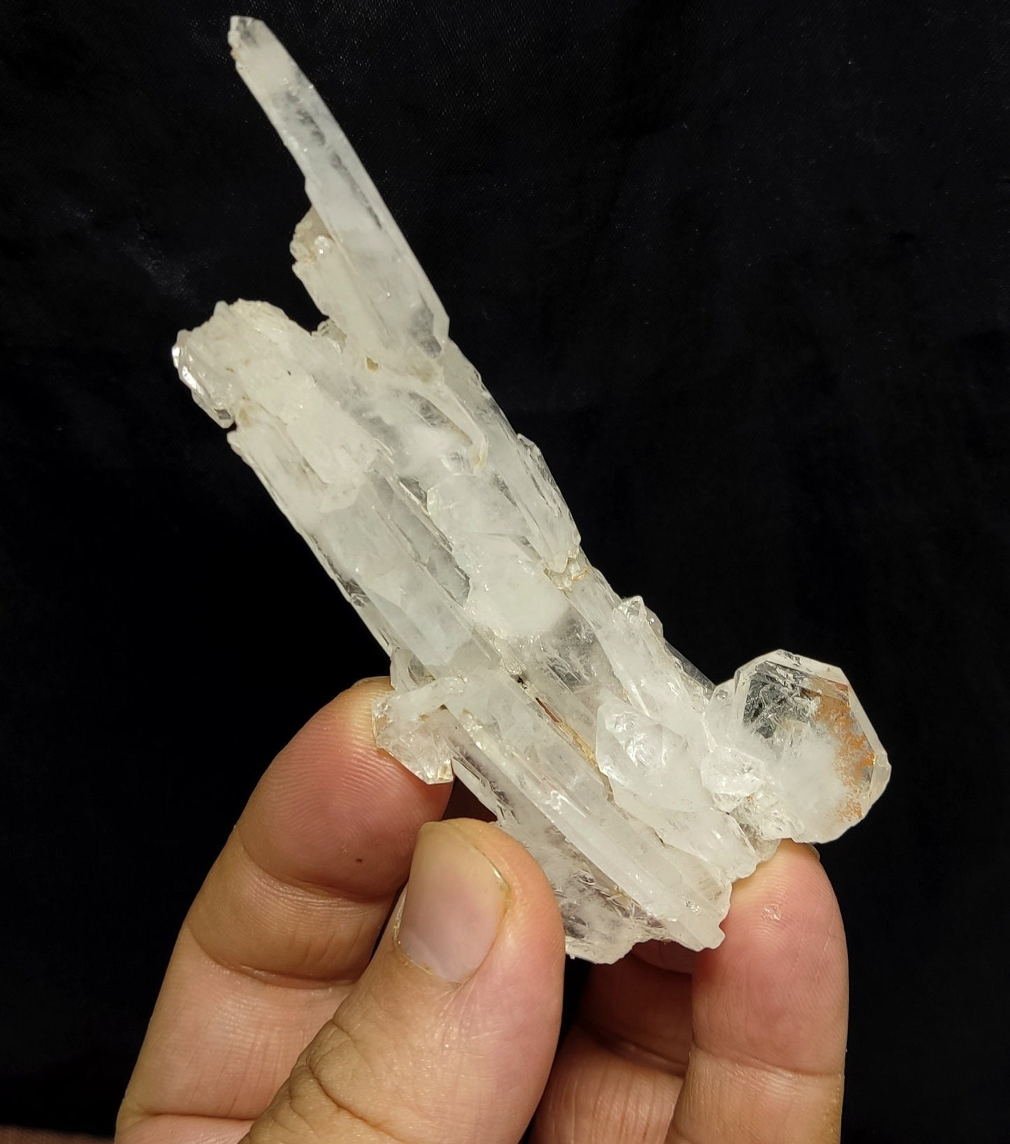 Faden Quartz crystal specimen 69 grams