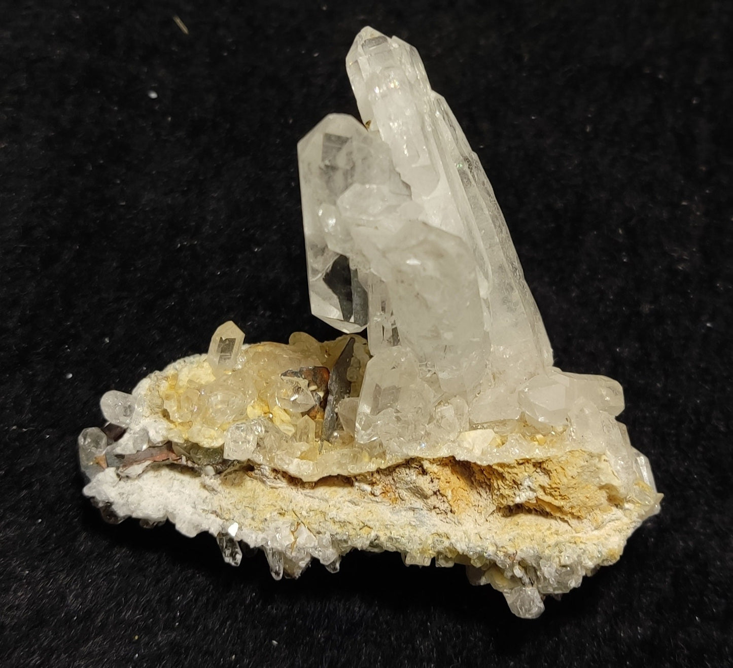 Brookite included Quartz Crystals cluster 30 grams