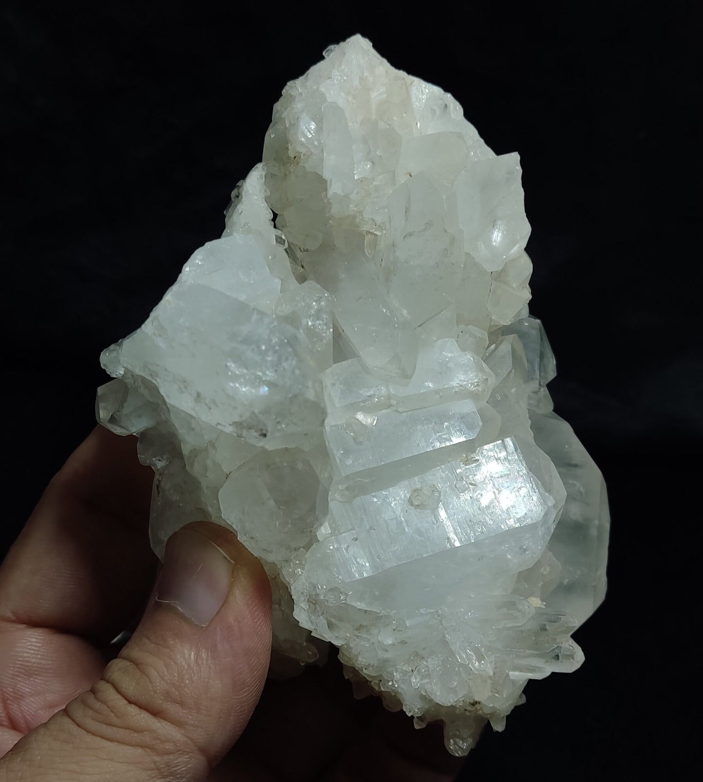 Very aesthetic faden Quartz cluster 510 grams