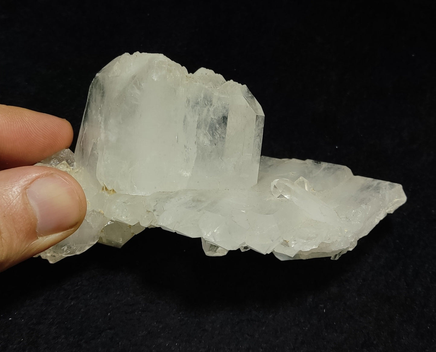 Very aesthetic faden Quartz cluster 243 grams