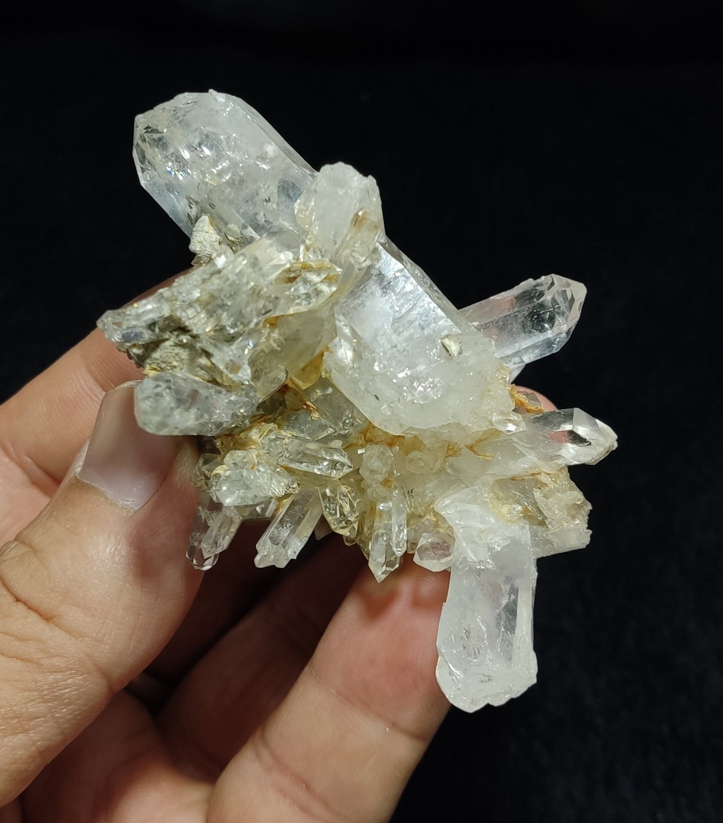 Natural terminated Chlorite Quartz cluster 66 grams