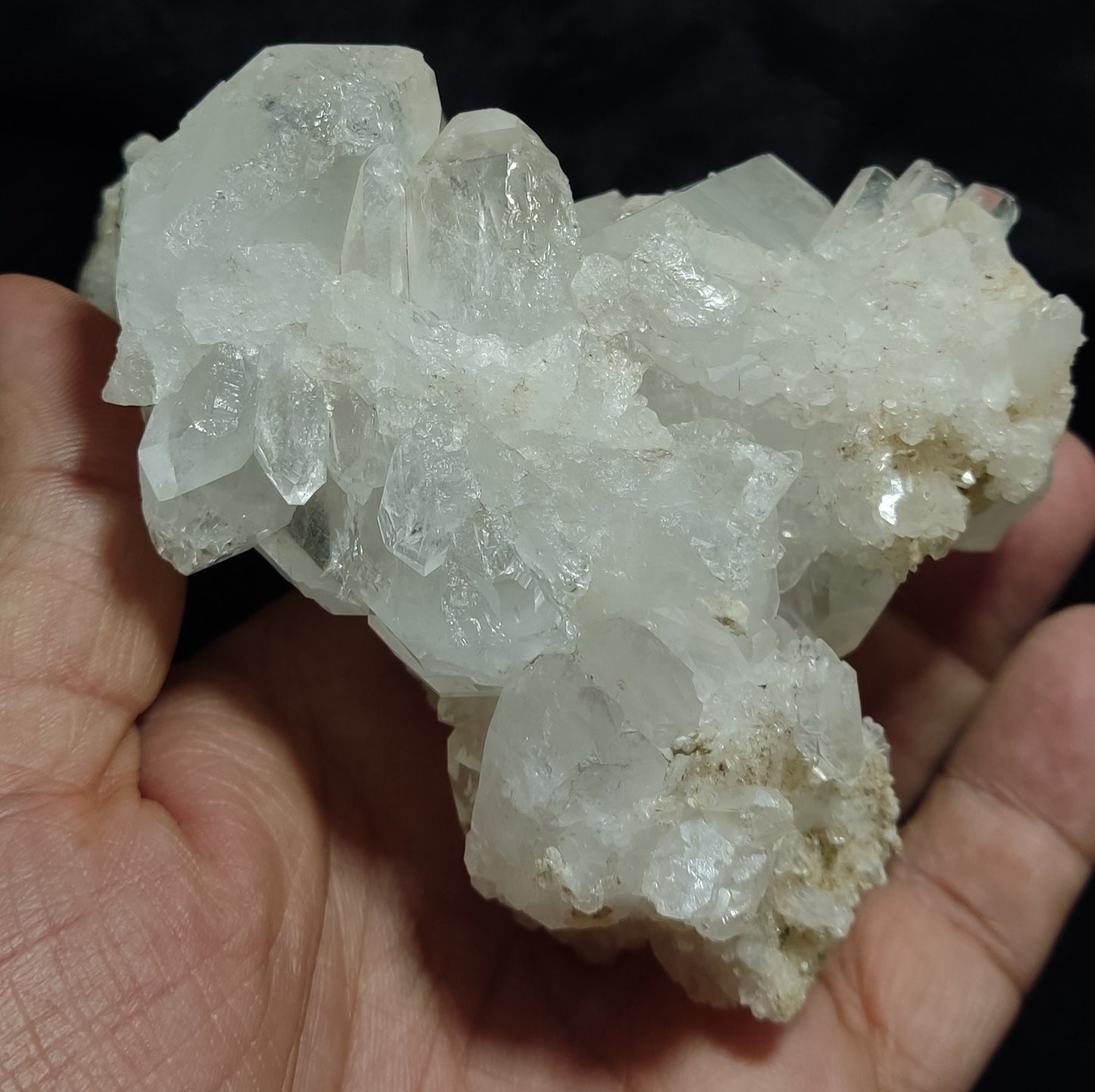 Very aesthetic faden Quartz cluster 510 grams