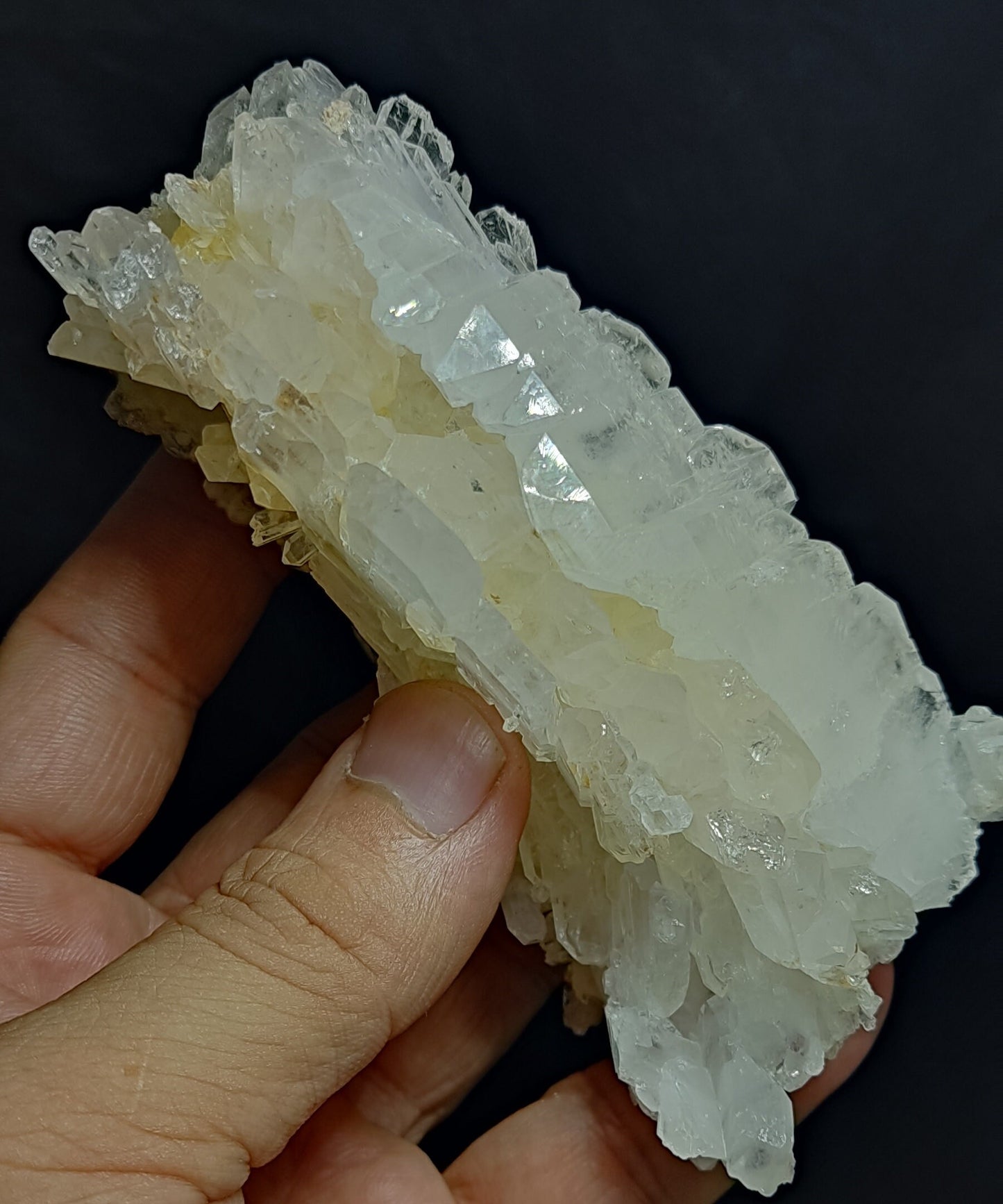 Very aesthetic faden Quartz cluster 260 grams