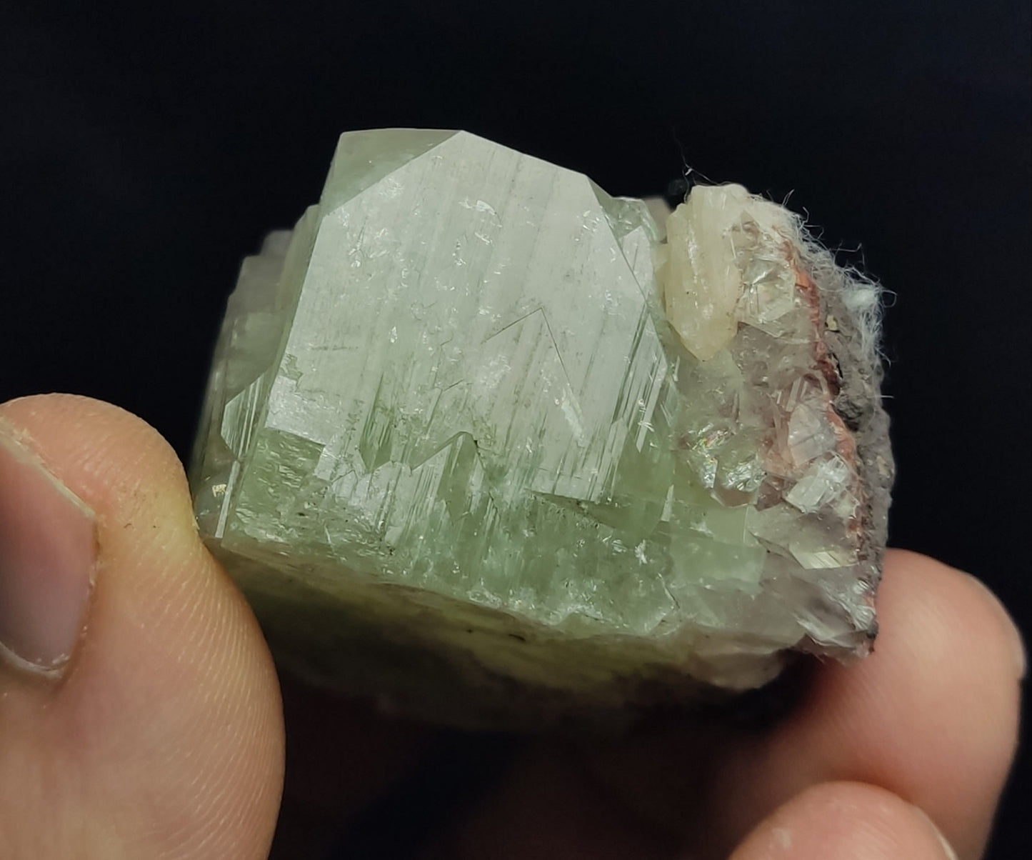 An aesthetic specimen of apophyllite 118 grams